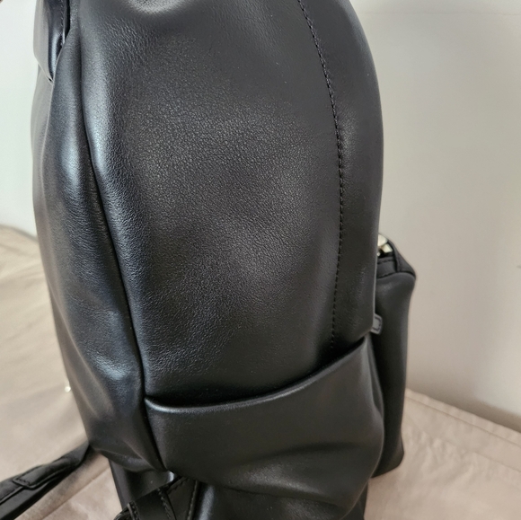 Six Eleven Xander leather backpack - Picture 4 of 6